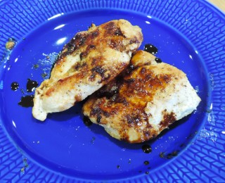 鶏肉のソテー 和風グレービーソース仕立て　胸肉をおいしく調理するコツ