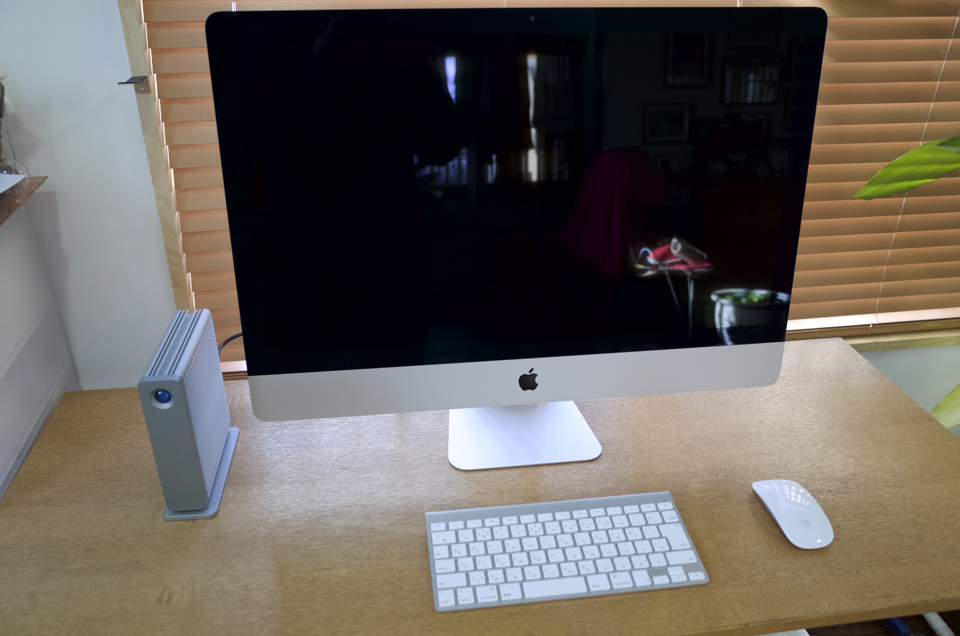 iMacをとりあえず机に置いた